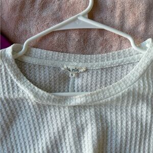 LA MIEL White Oversized Waffle Knit Top. Small but could fit bigger.